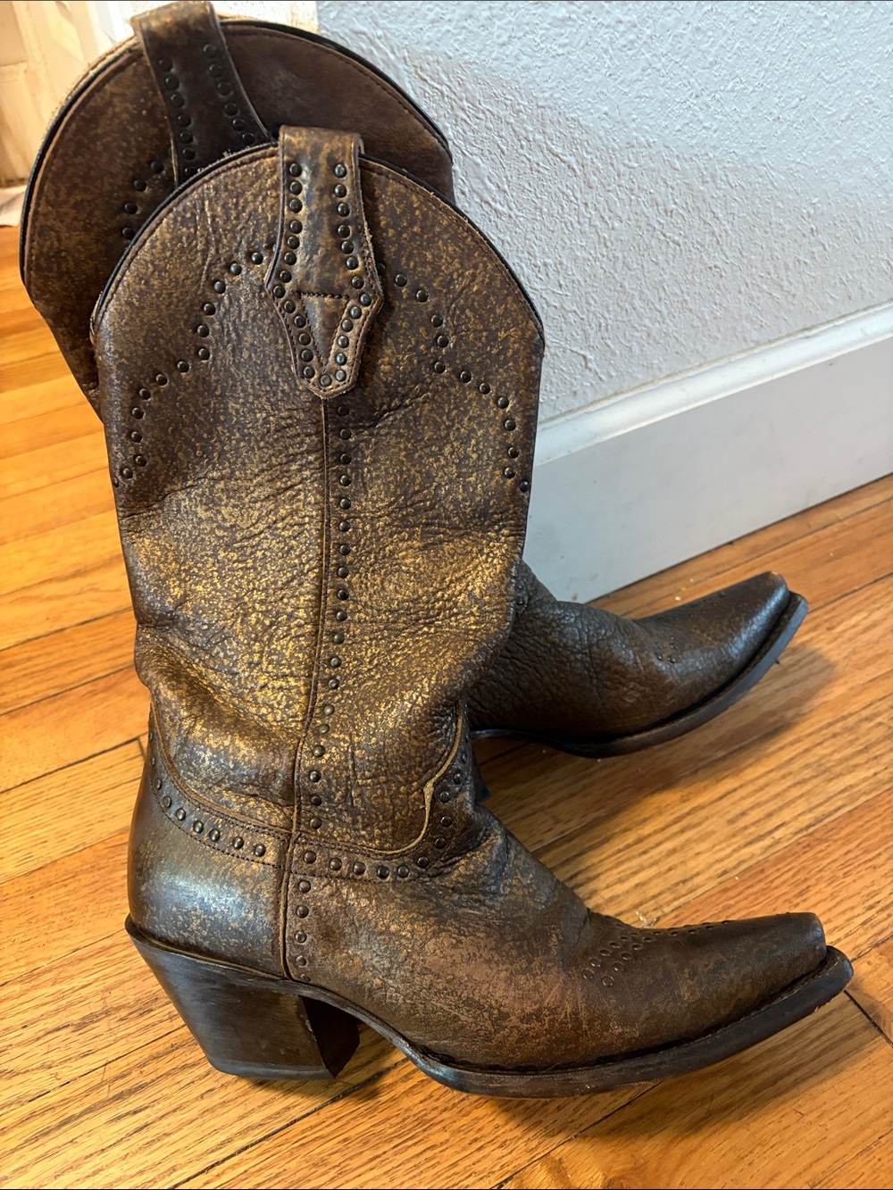 Justin's Classic Western Bronze Leather Studded Cowboy Boots 8.0B